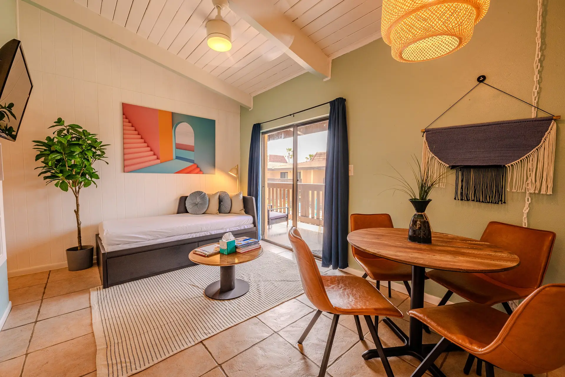 207-Living+Room